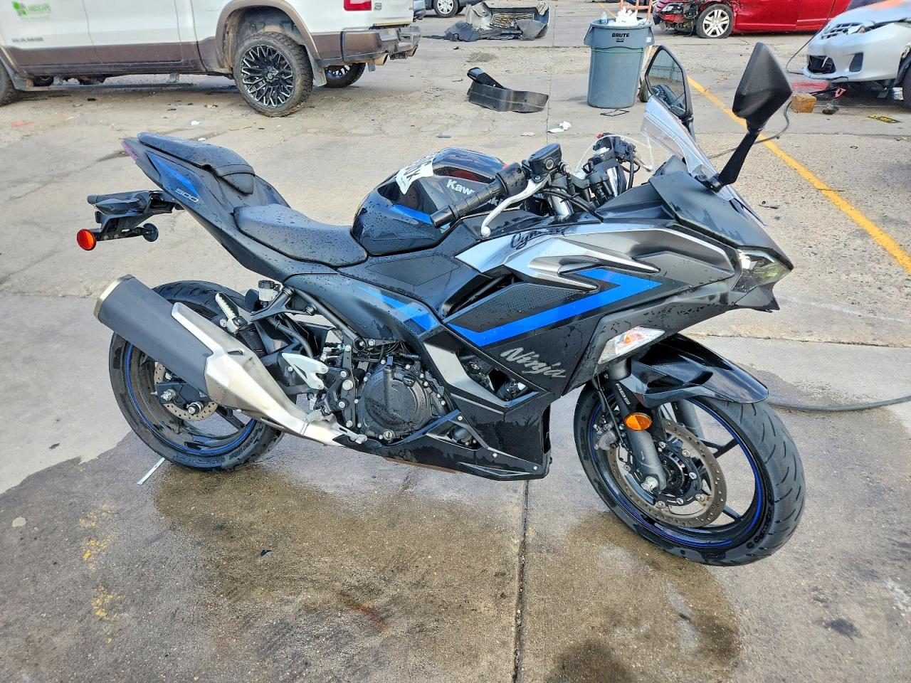 2025 KAWASAKI EX500