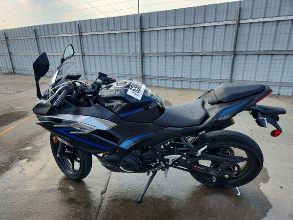 2025 KAWASAKI EX500