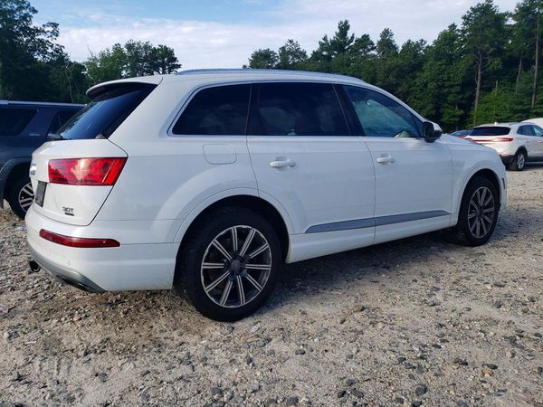 2017 AUDI Q7 quattro Premium Plus