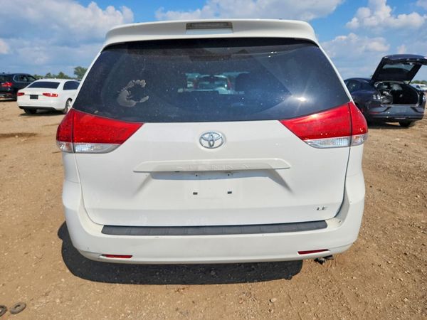 2013 TOYOTA SIENNA — DIRR