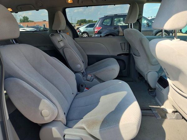 2013 TOYOTA SIENNA — PSRS