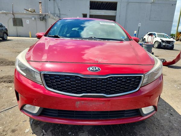 2017 KIA FORTE5 LX