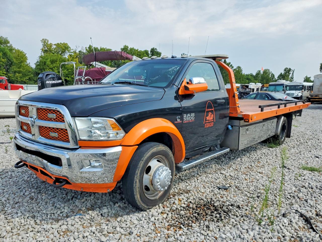 2018 RAM 5500 REG CAB CHASSIS — Front 3/4