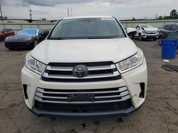 2017 TOYOTA HIGHLANDER LE