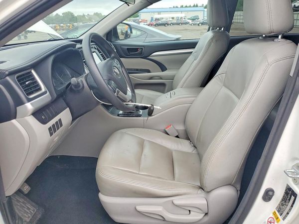 2017 TOYOTA HIGHLANDER LE