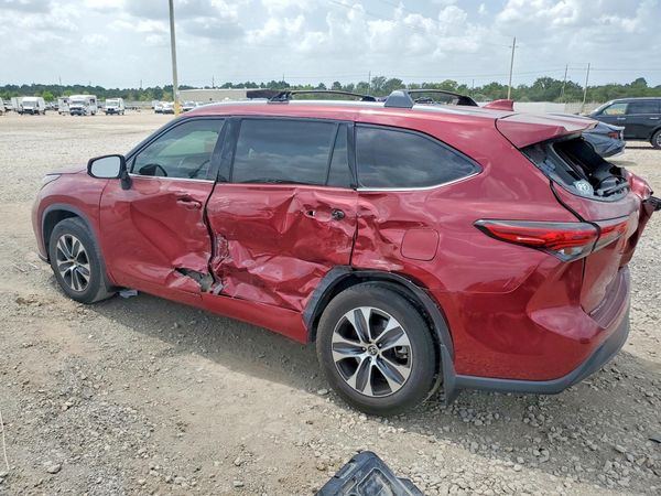 2021 TOYOTA HIGHLANDER XLE
