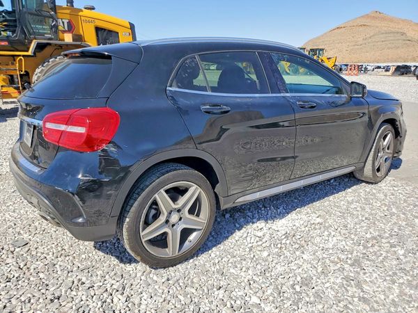 2015 MERCEDES-BENZ GLA