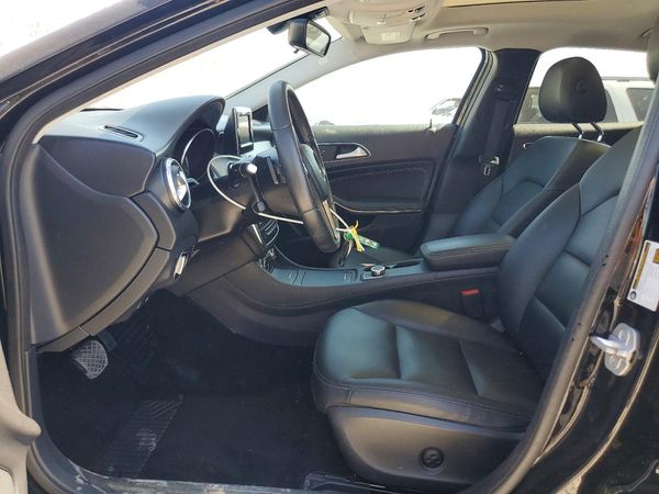 2015 MERCEDES-BENZ GLA