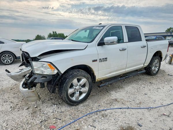 2015 RAM 1500 ST CREW CAB 4X4
