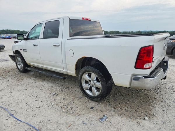 2015 RAM 1500 ST CREW CAB 4X4
