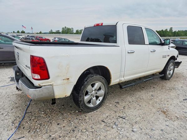 2015 RAM 1500 ST CREW CAB 4X4
