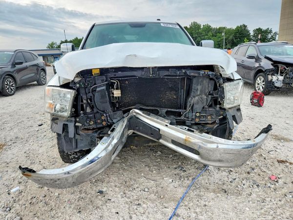 2015 RAM 1500 ST CREW CAB 4X4
