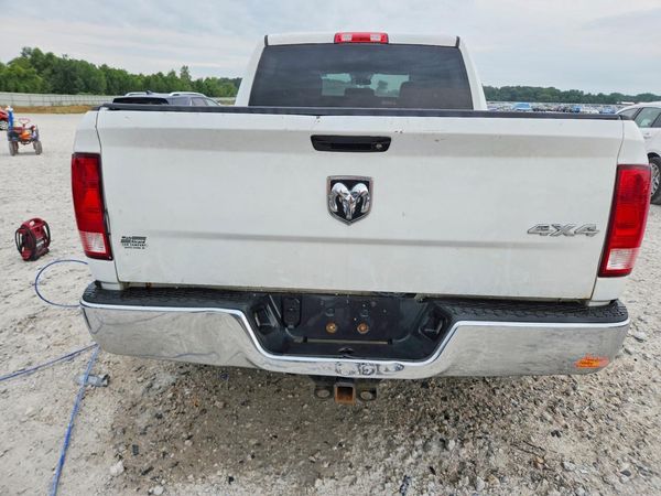 2015 RAM 1500 ST CREW CAB 4X4