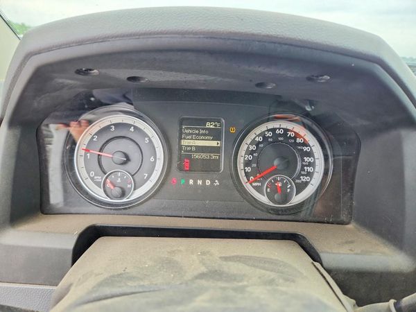 2015 RAM 1500 ST CREW CAB 4X4