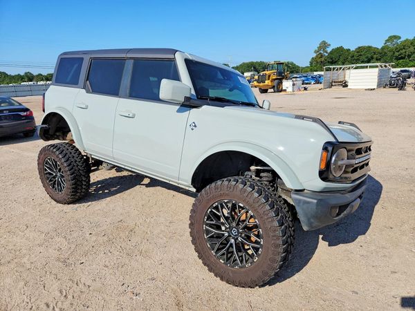 2024 FORD BRONCO Outer Banks