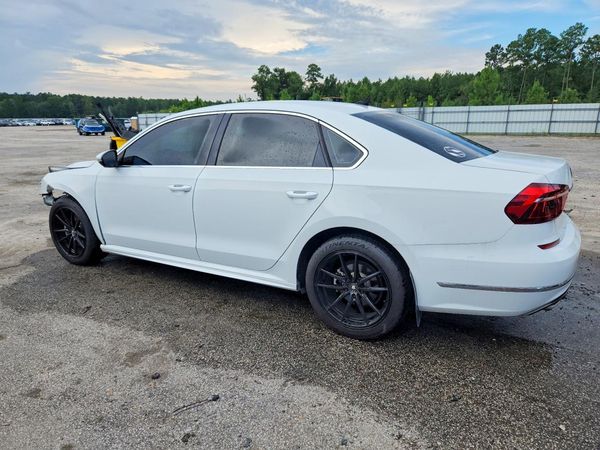 2017 VOLKSWAGEN PASSAT