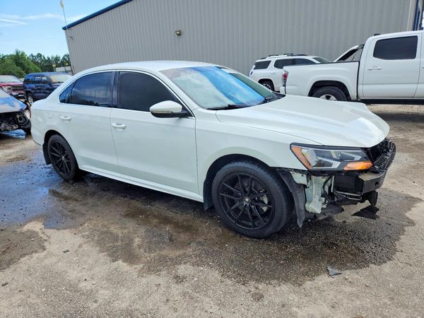 2017 VOLKSWAGEN PASSAT