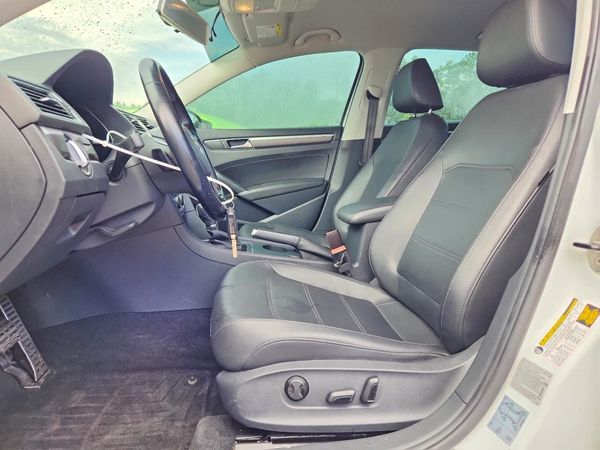2017 VOLKSWAGEN PASSAT