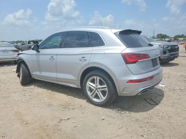 2021 AUDI Q5 E