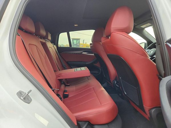 2025 BMW X4 xDrive 30i