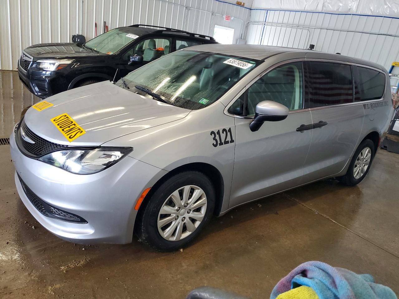 2021 CHRYSLER VOYAGER