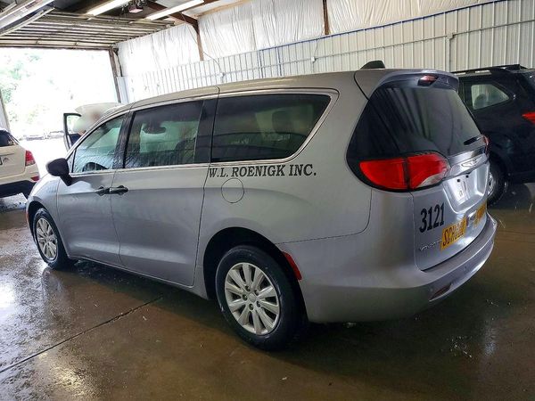2021 CHRYSLER VOYAGER