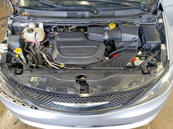 2021 CHRYSLER VOYAGER