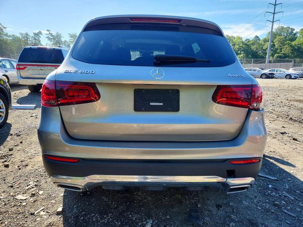2022 MERCEDES-BENZ GLC