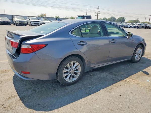 2013 LEXUS ES 300h