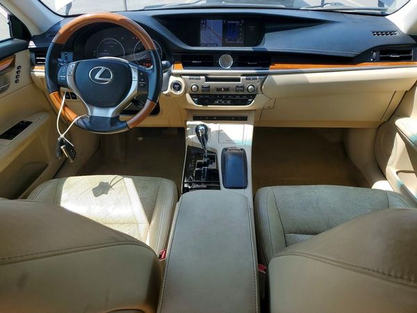 2013 LEXUS ES 300h