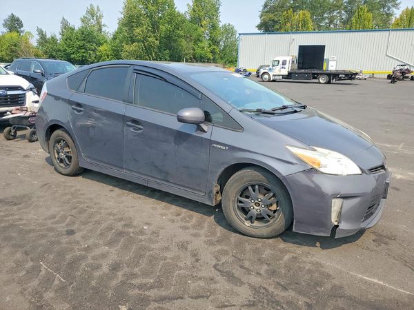 2015 TOYOTA PRIUS