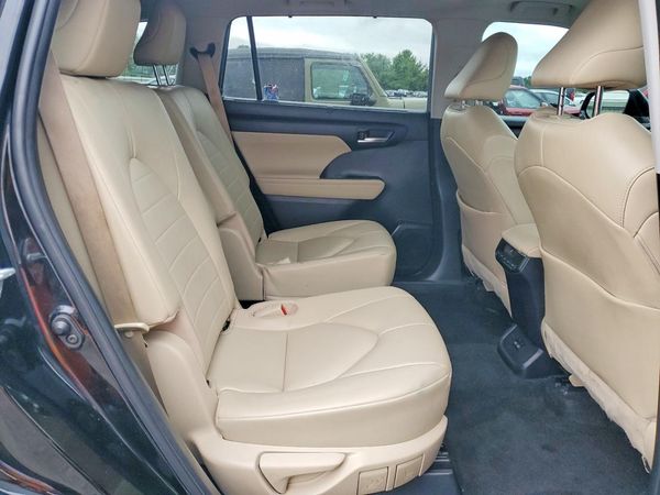 2023 TOYOTA HIGHLANDER