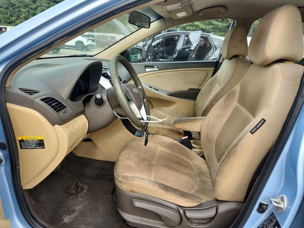 2013 HYUNDAI ACCENT GLS, GS