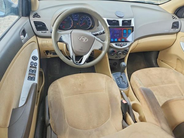 2013 HYUNDAI ACCENT GLS, GS