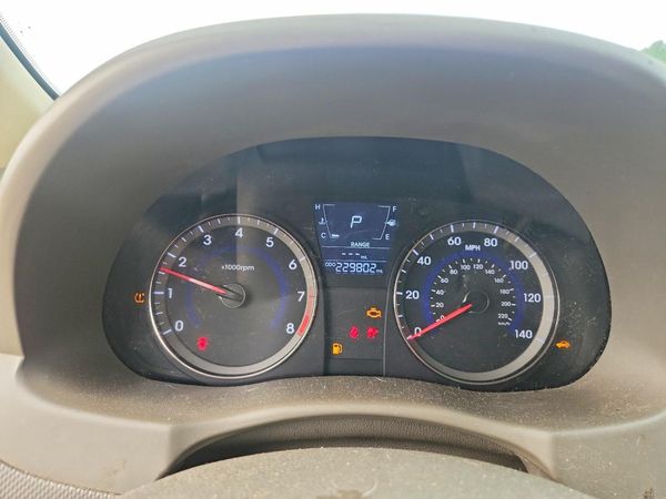 2013 HYUNDAI ACCENT GLS, GS
