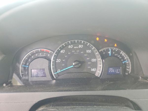 2014 TOYOTA CAMRY