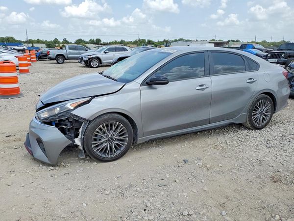 2022 KIA FORTE
