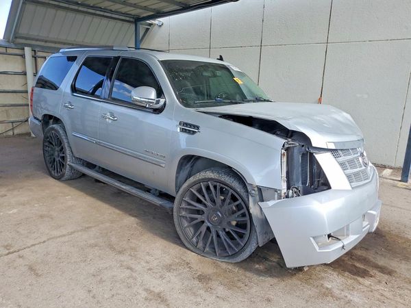 2013 CADILLAC ESCALADE