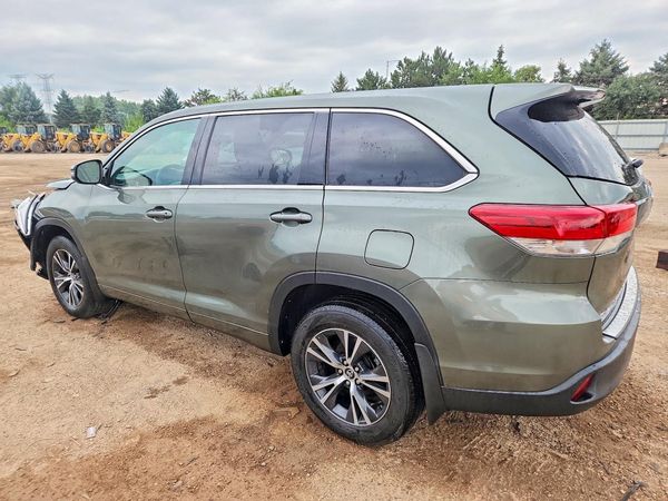 2017 TOYOTA HIGHLANDER LE/LE Plus