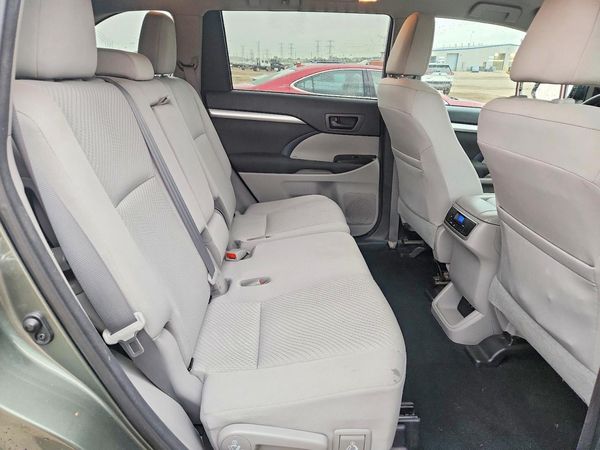 2017 TOYOTA HIGHLANDER LE/LE Plus