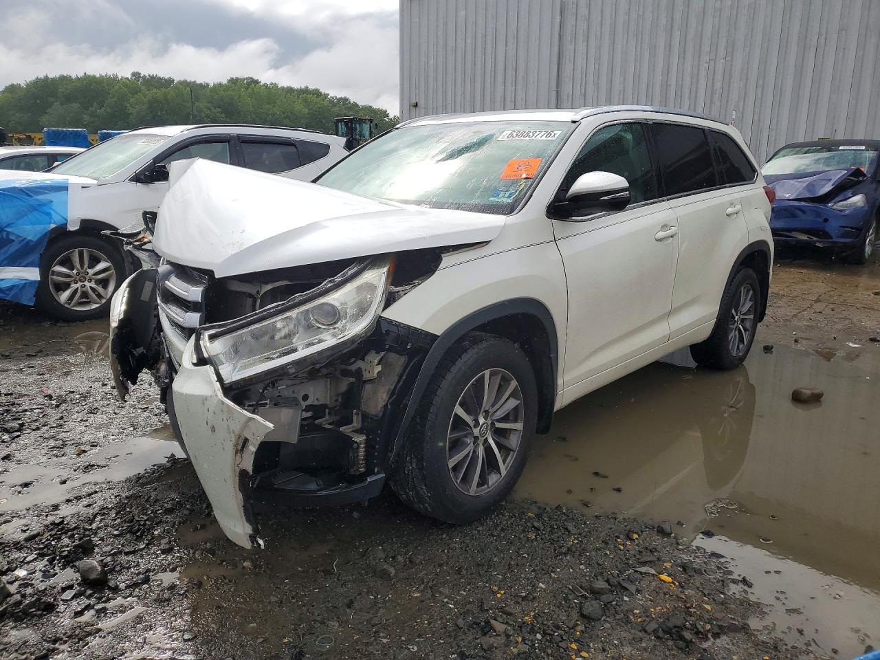2018 TOYOTA HIGHLANDER SE/XLE — Front 3/4