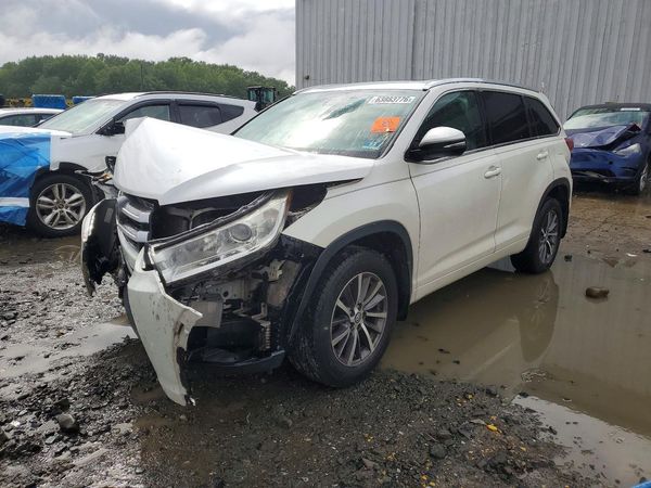 2018 TOYOTA HIGHLANDER SE/XLE — Front 3/4