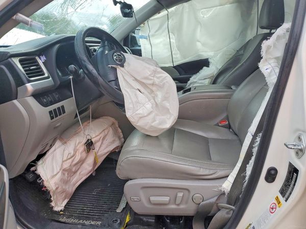 2018 TOYOTA HIGHLANDER SE/XLE — DENT