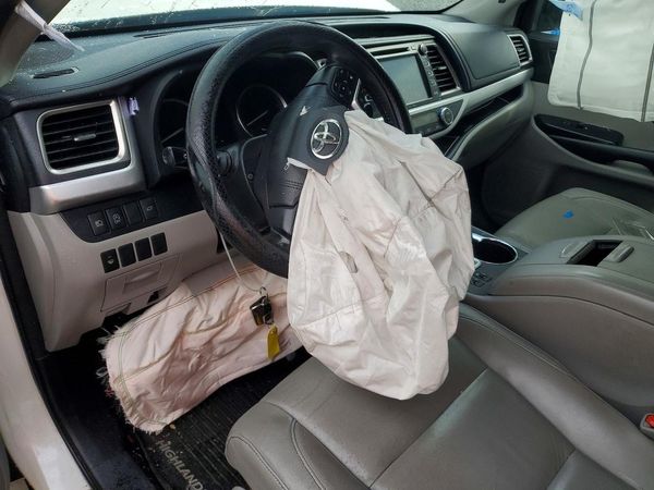 2018 TOYOTA HIGHLANDER SE/XLE — CKPT