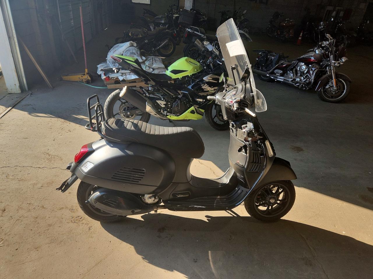 Vespa GTS/SEI GI