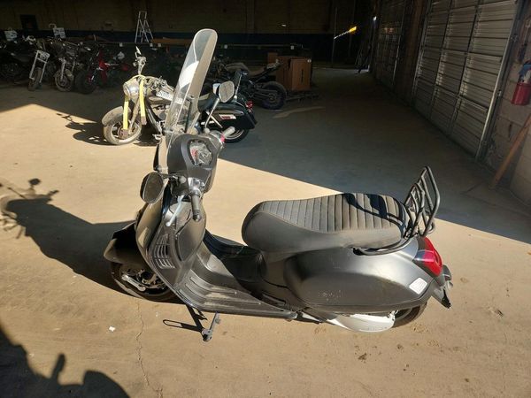 2024 VESPA GTS/SEI GI