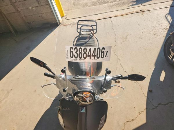 2024 VESPA GTS/SEI GI