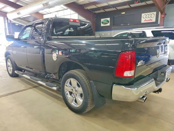 2017 RAM 1500 SLT QUAD CAB 4X4