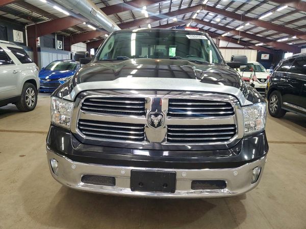 2017 RAM 1500 SLT QUAD CAB 4X4