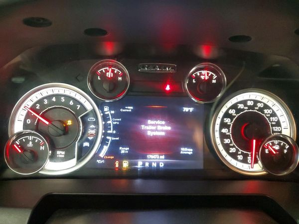 2017 RAM 1500 SLT QUAD CAB 4X4